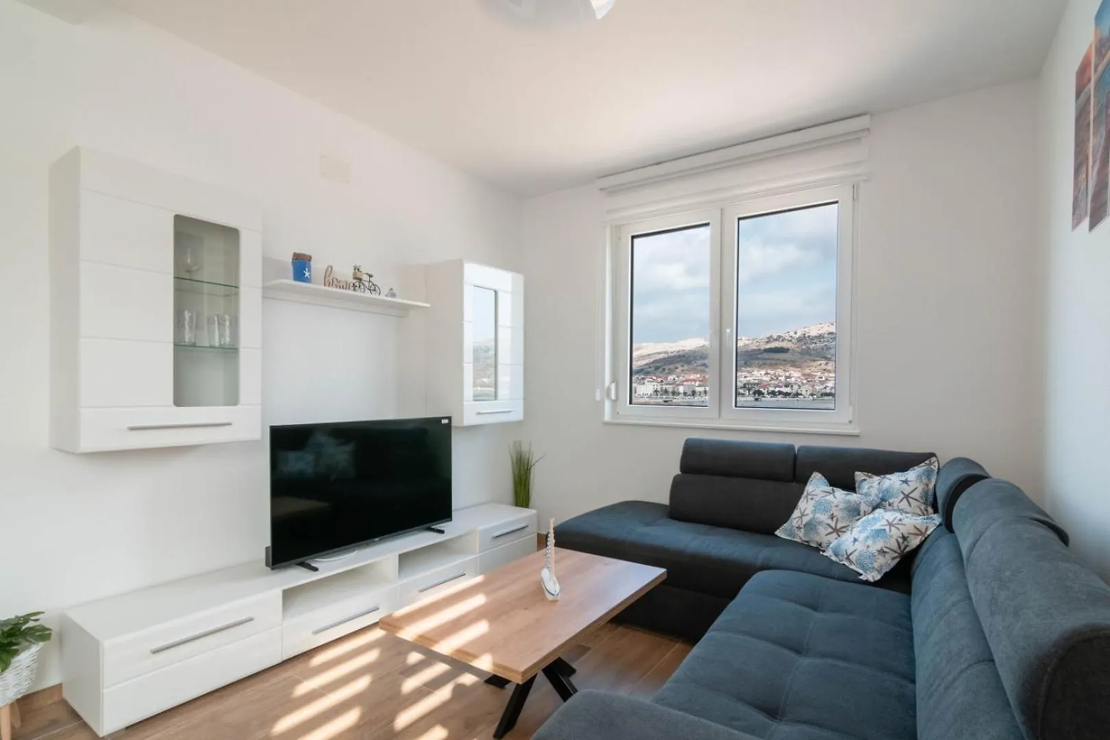 Crowonder Luxury Pag New Apartments With Seaview Pag Town 0*,