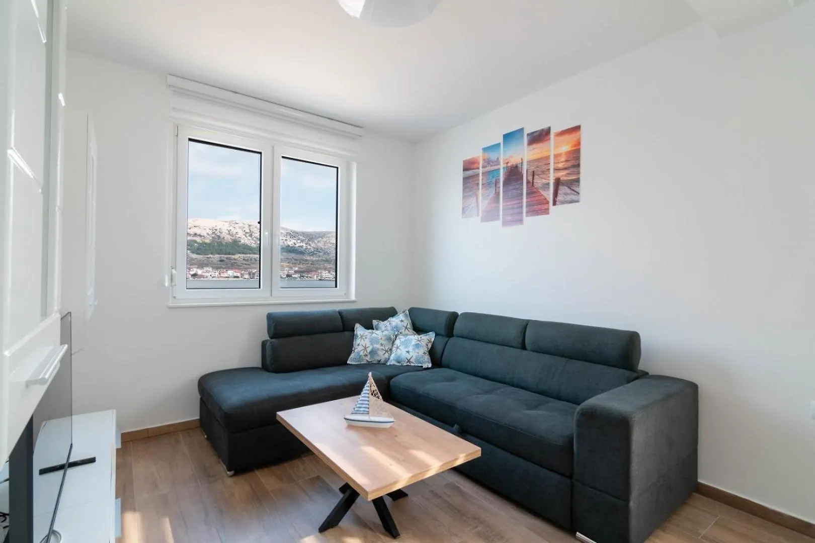 Crowonder Luxury Pag New Apartments With Seaview Pag Town 0*,