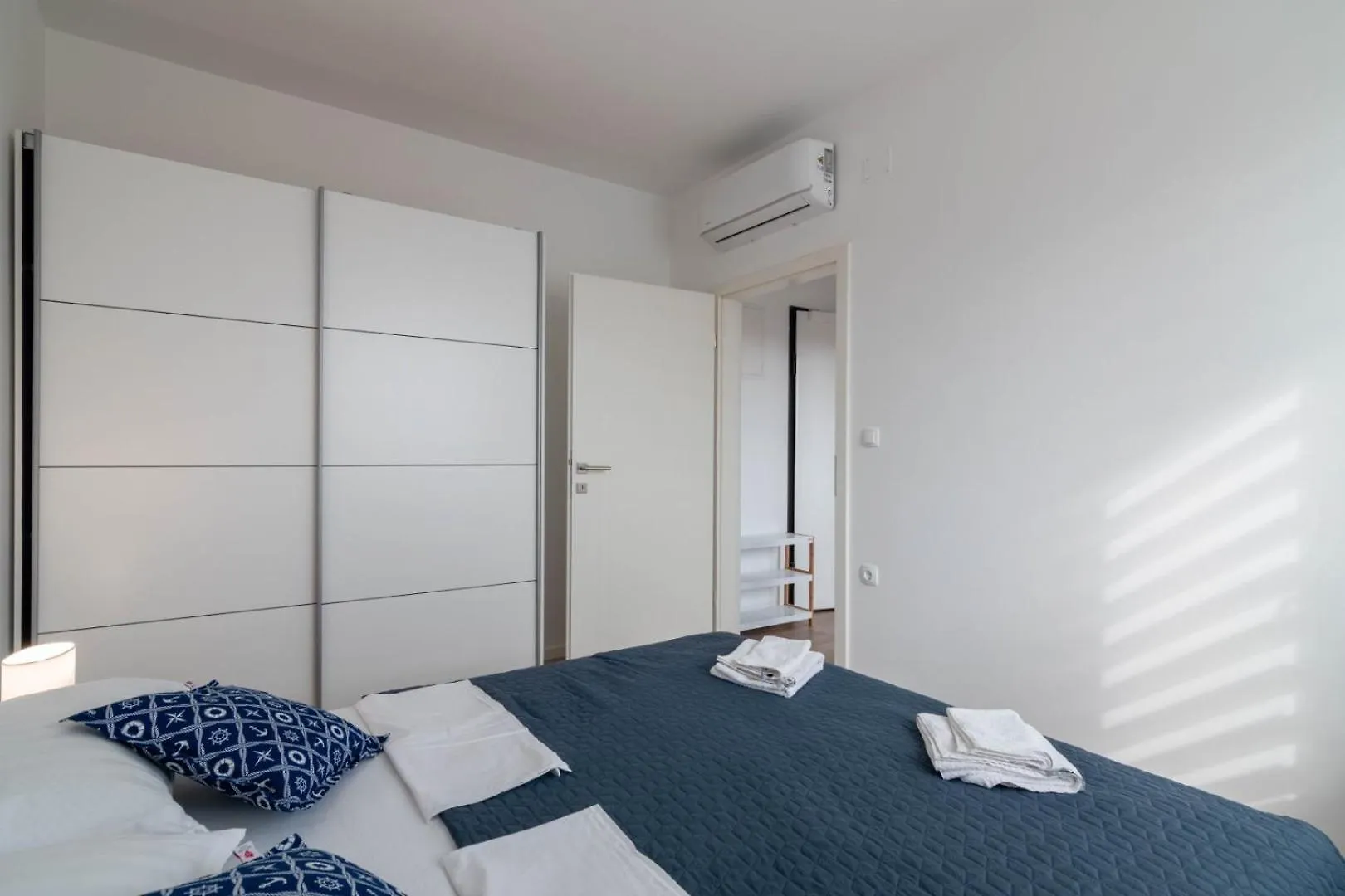 Crowonder Luxury Pag New Apartments With Seaview Pag Town 0*,  Croacia