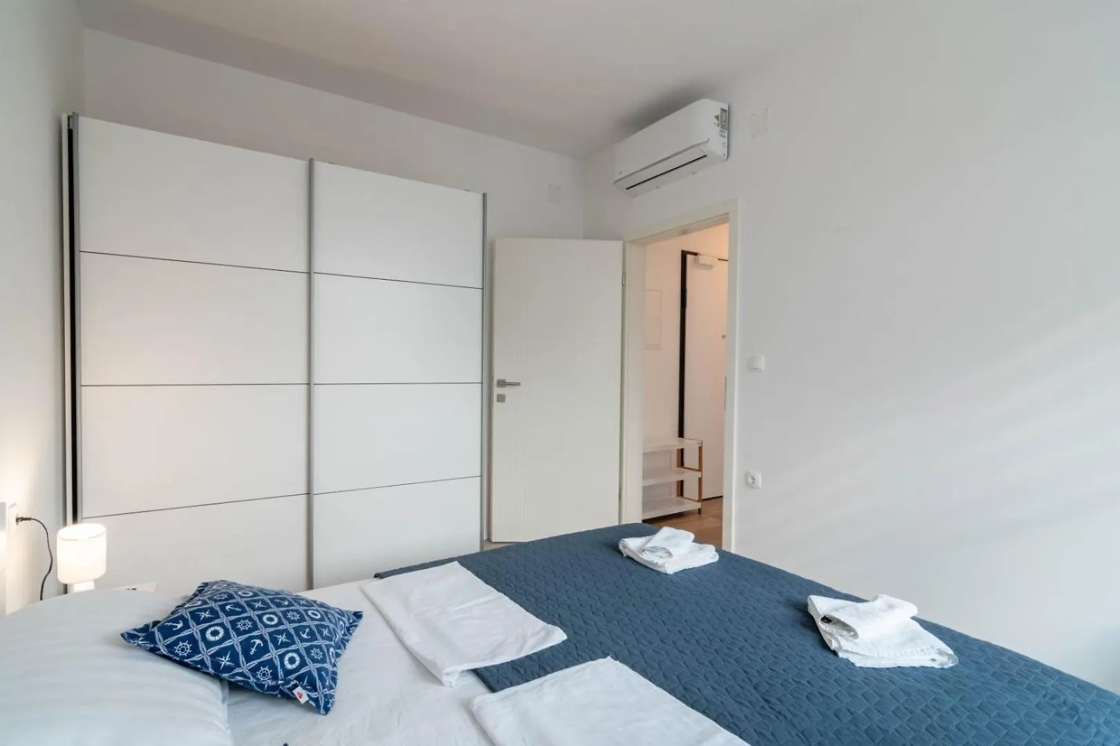Crowonder Luxury Pag New Apartments With Seaview Pag Town