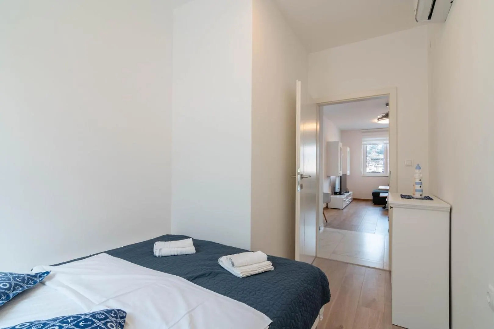 Crowonder Luxury Pag New Apartments With Seaview Pag Town